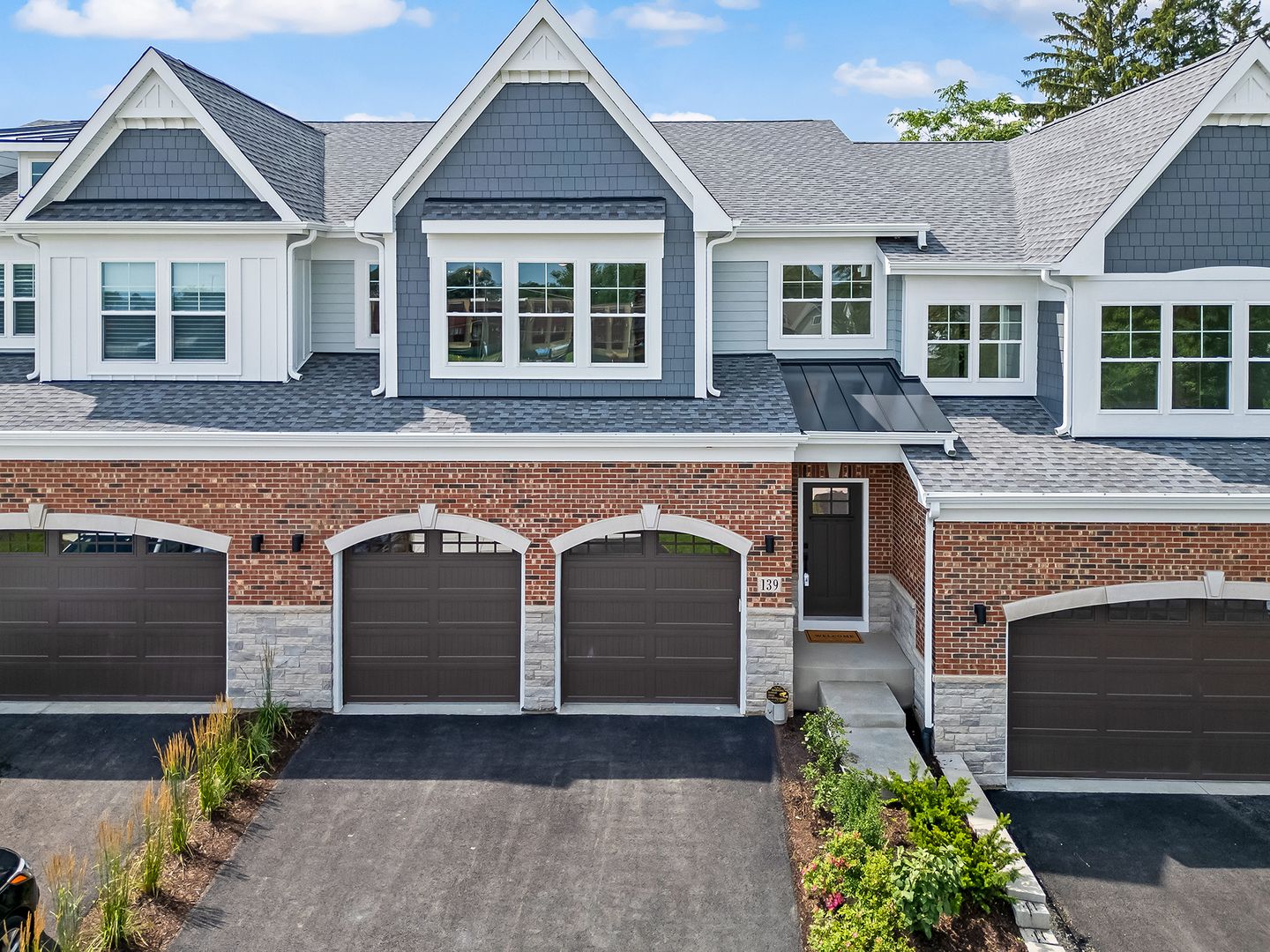 131 Harding Court — Glen Ellyn, IL 60137