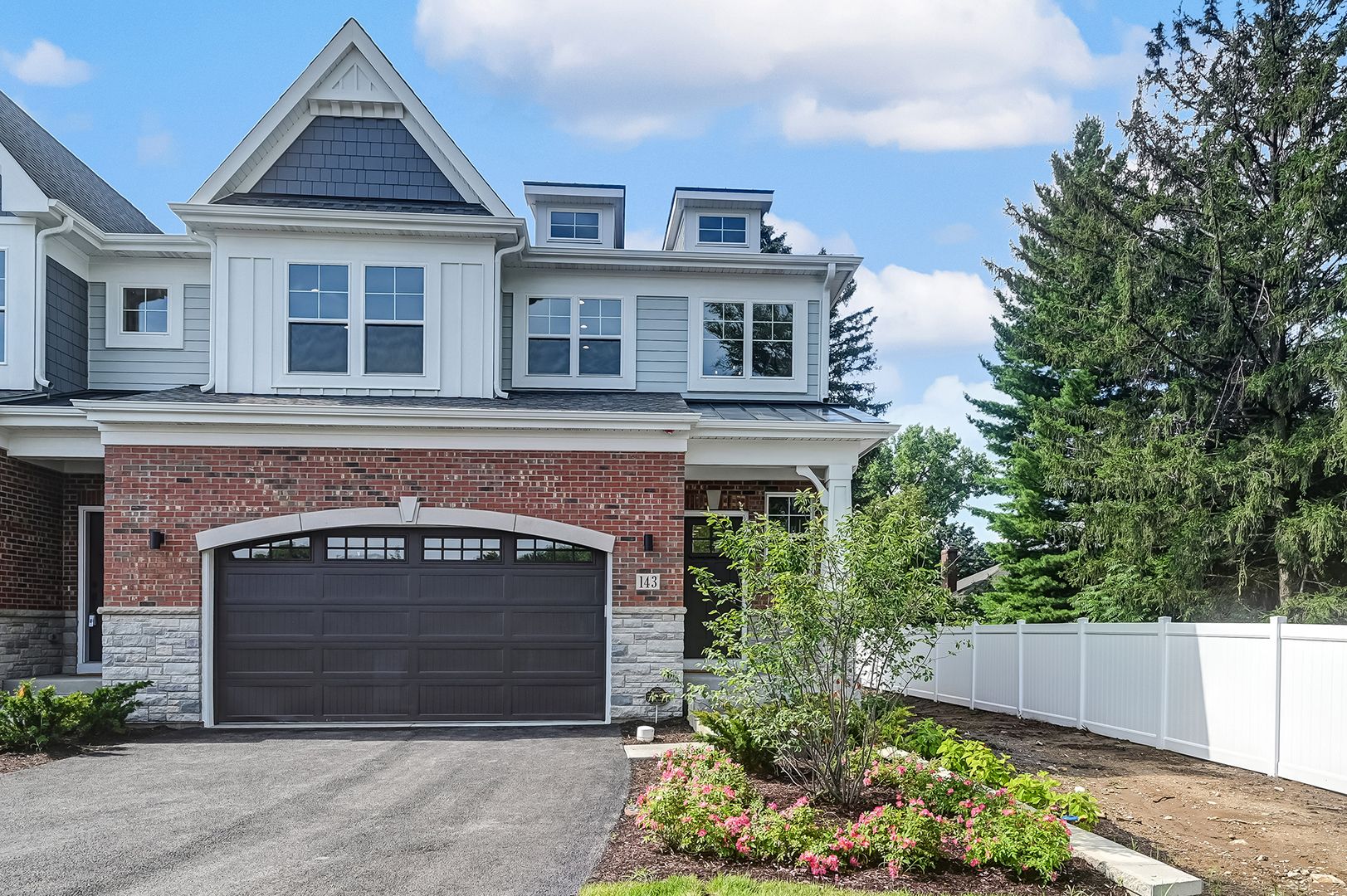 129 Harding Court — Glen Ellyn, IL 60137