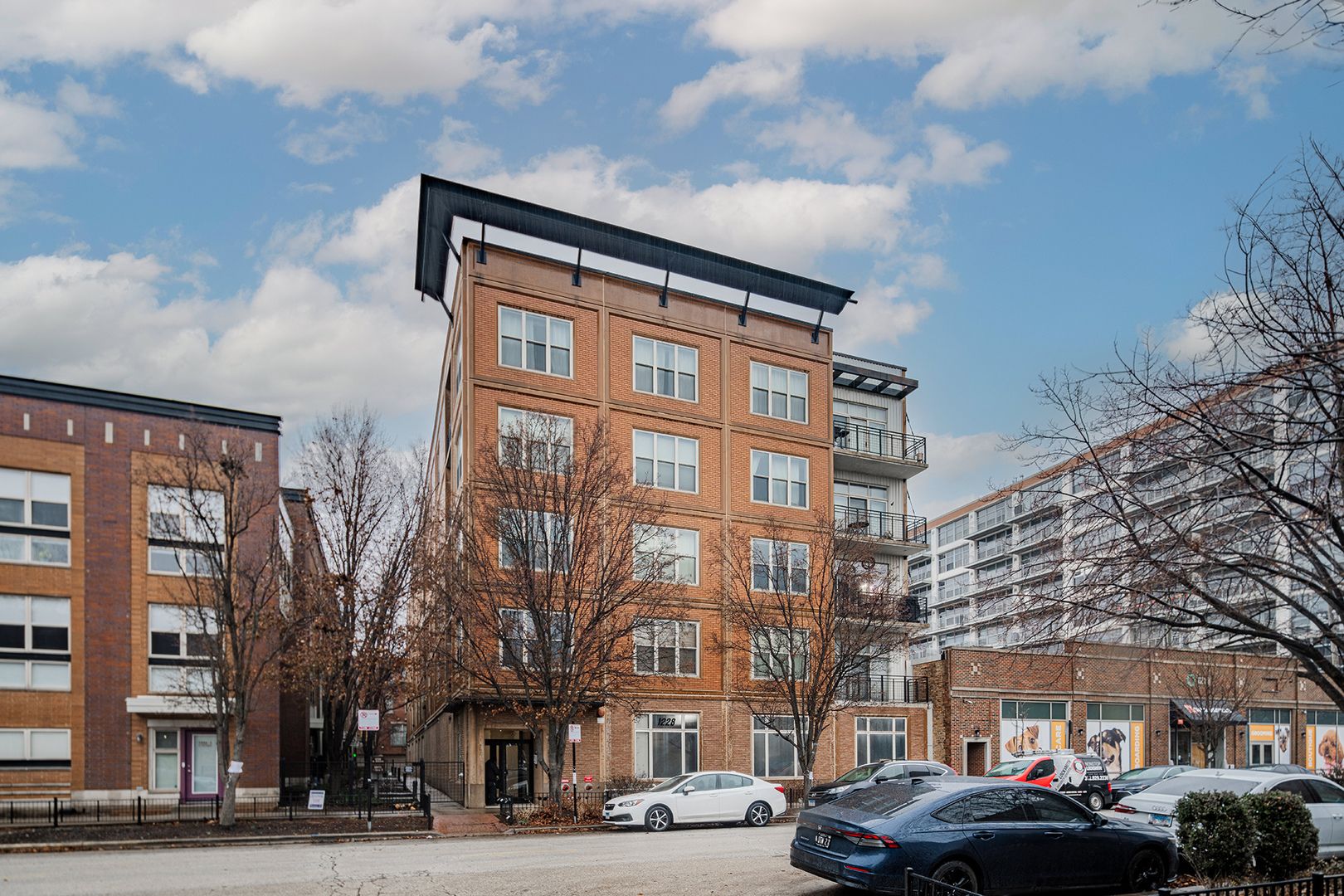 1228 W Monroe Street #504 — Chicago, IL 60607