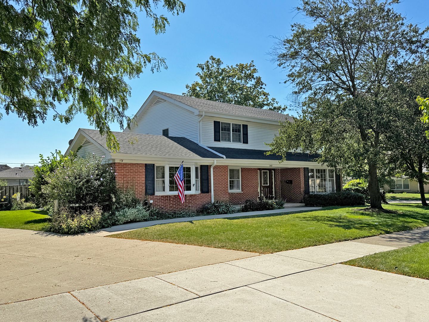 2405 E Miner Street — Arlington Heights, IL 60004