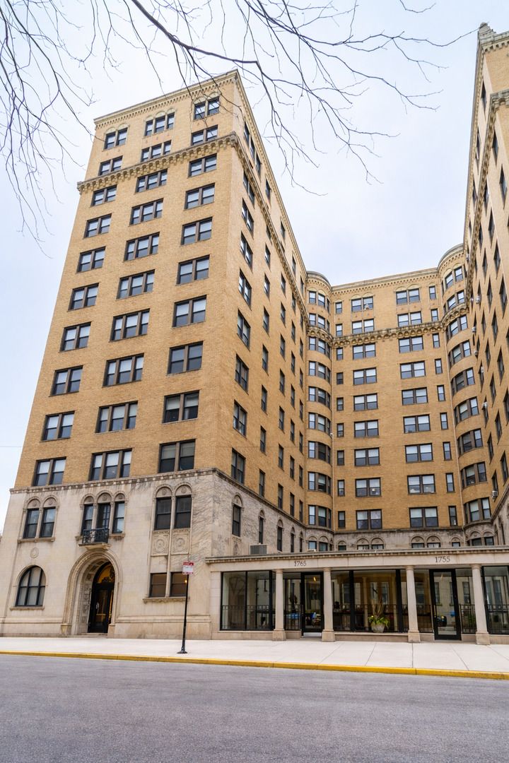 1765 E 55th Street #E1 — Chicago, IL 60615