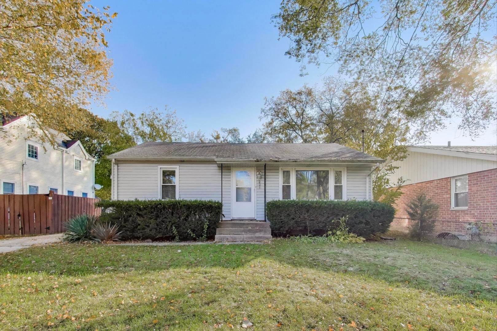 221 HEINE Avenue — Elgin, IL 60123