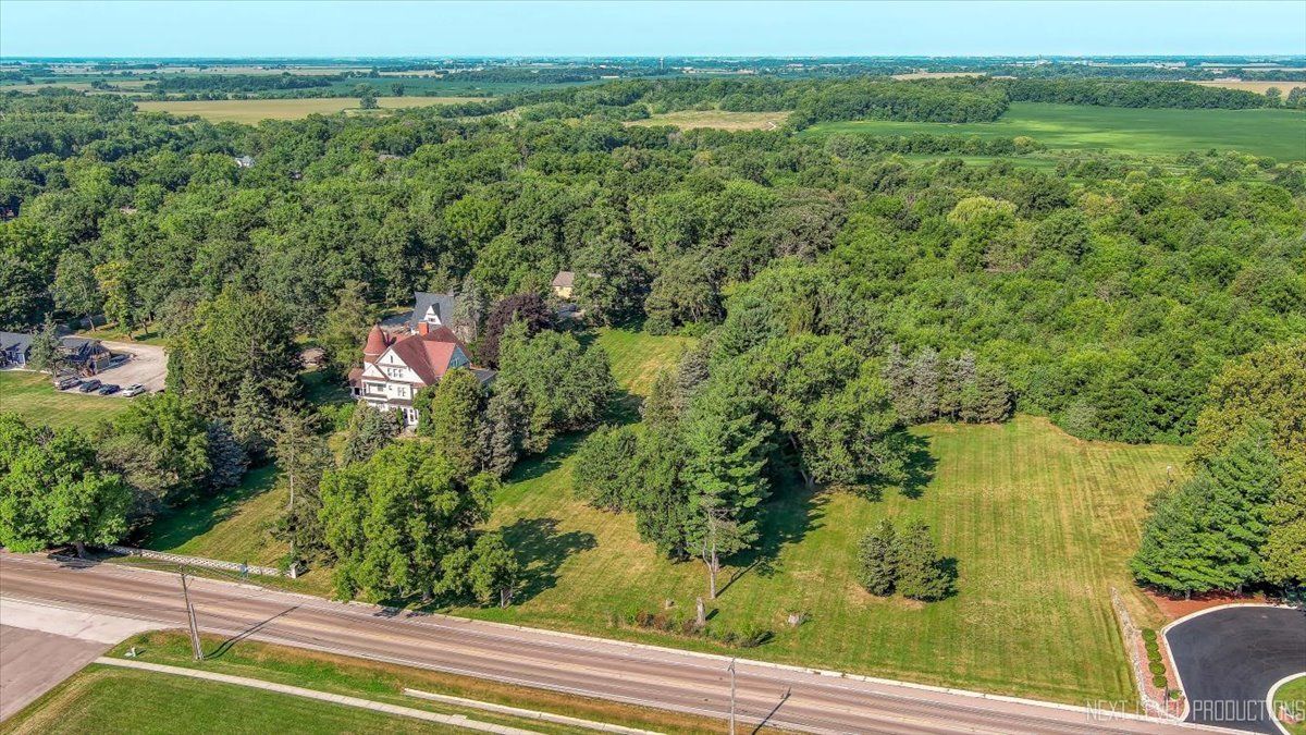 526 N Main Street — Elburn, IL 60119