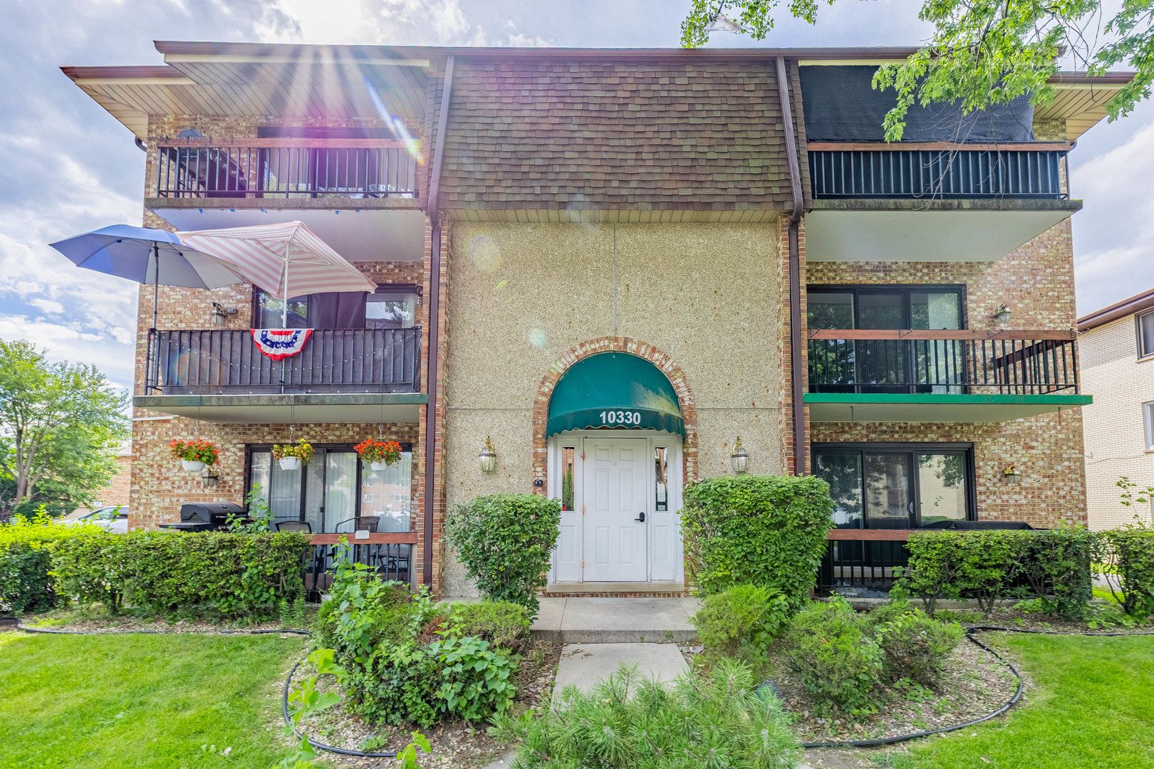 10330 Mayfield Avenue #2N — Oak Lawn, IL 60453