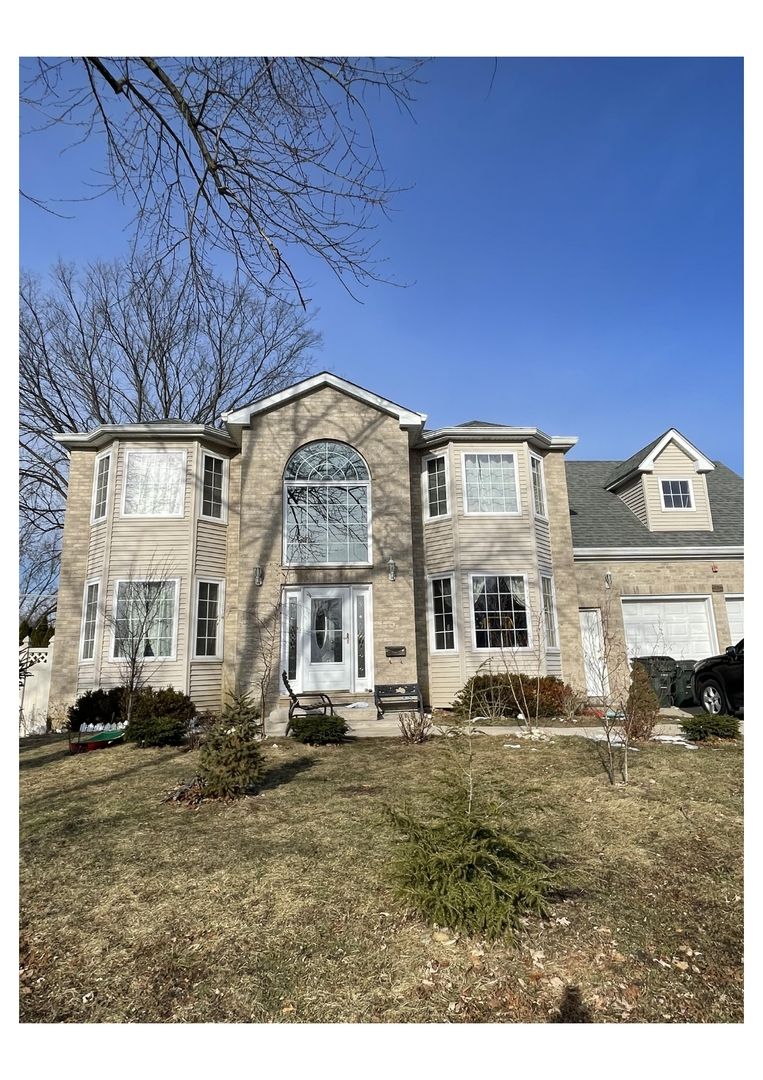 200 W Thacker Street — Hoffman Estates, IL 60169
