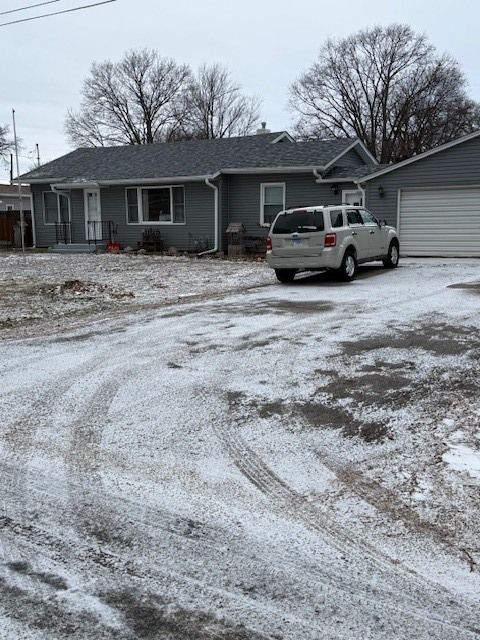 210 W South Street — Sheffield, IL 61361
