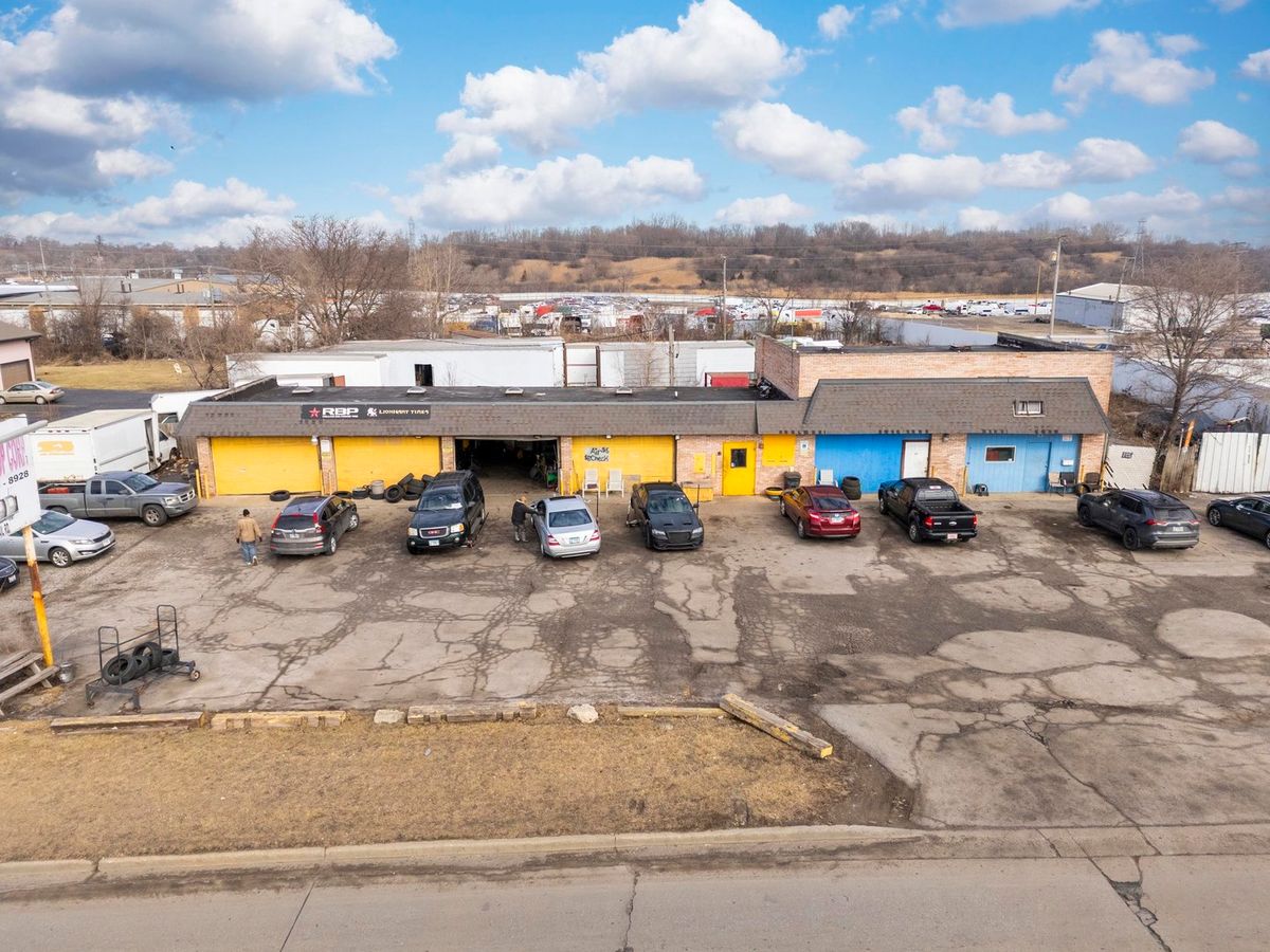 65 E Sauk Trail, South Chicago Heights, IL 60411