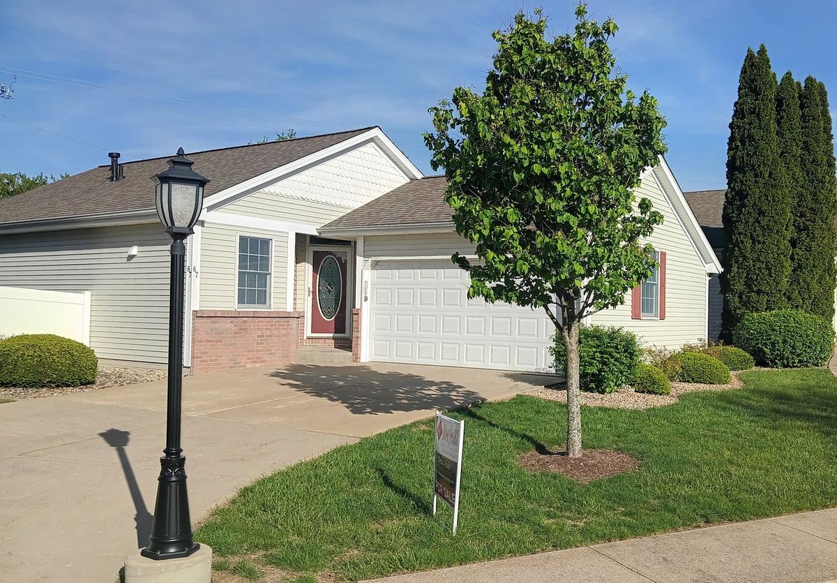 67 Astoria Way, Bloomington, IL 61704