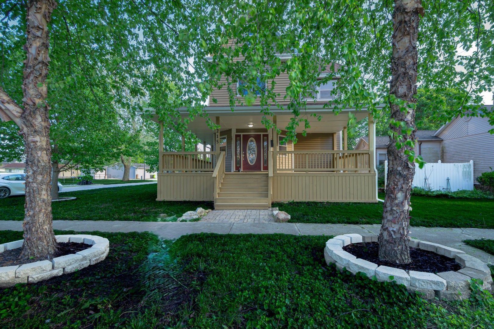 215 E Sale Street — Tuscola, IL 61953