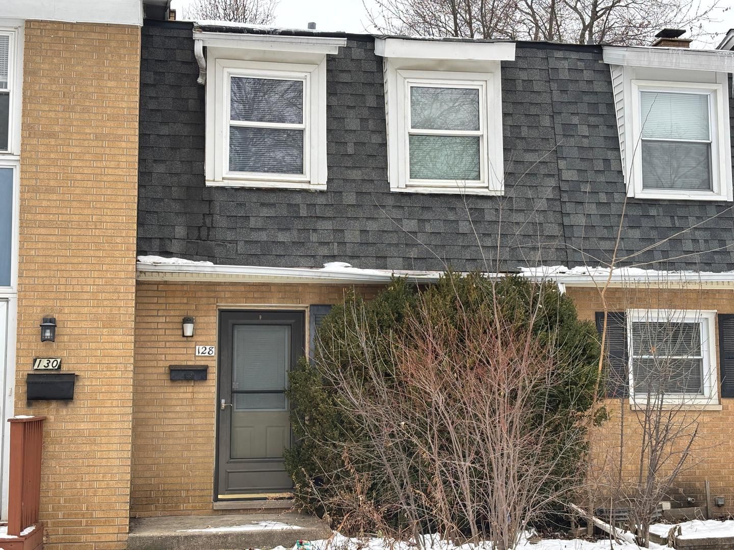 128 S Hale Avenue — Bartlett, IL 60103