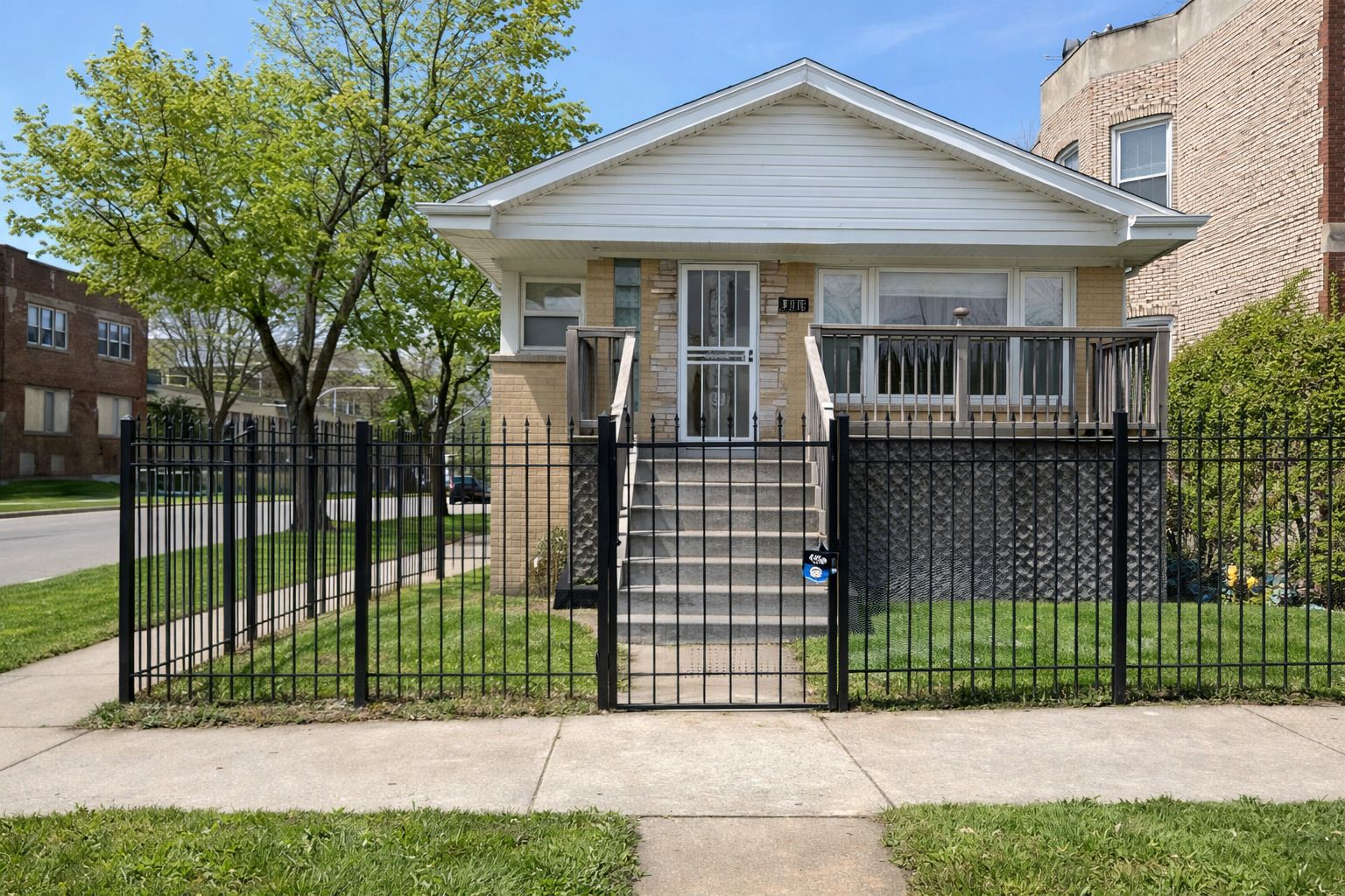 7758 S Burnham Avenue — Chicago, IL 60649
