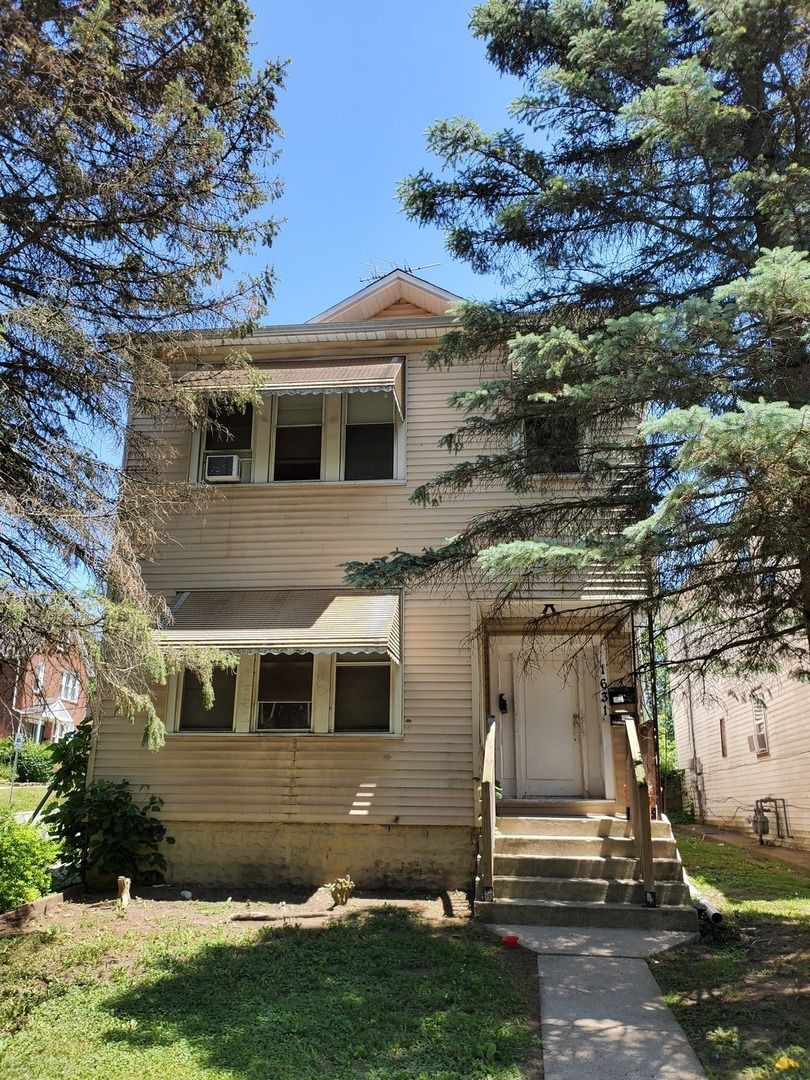 1631 Buena Vista Avenue — Chicago Heights, IL 60411