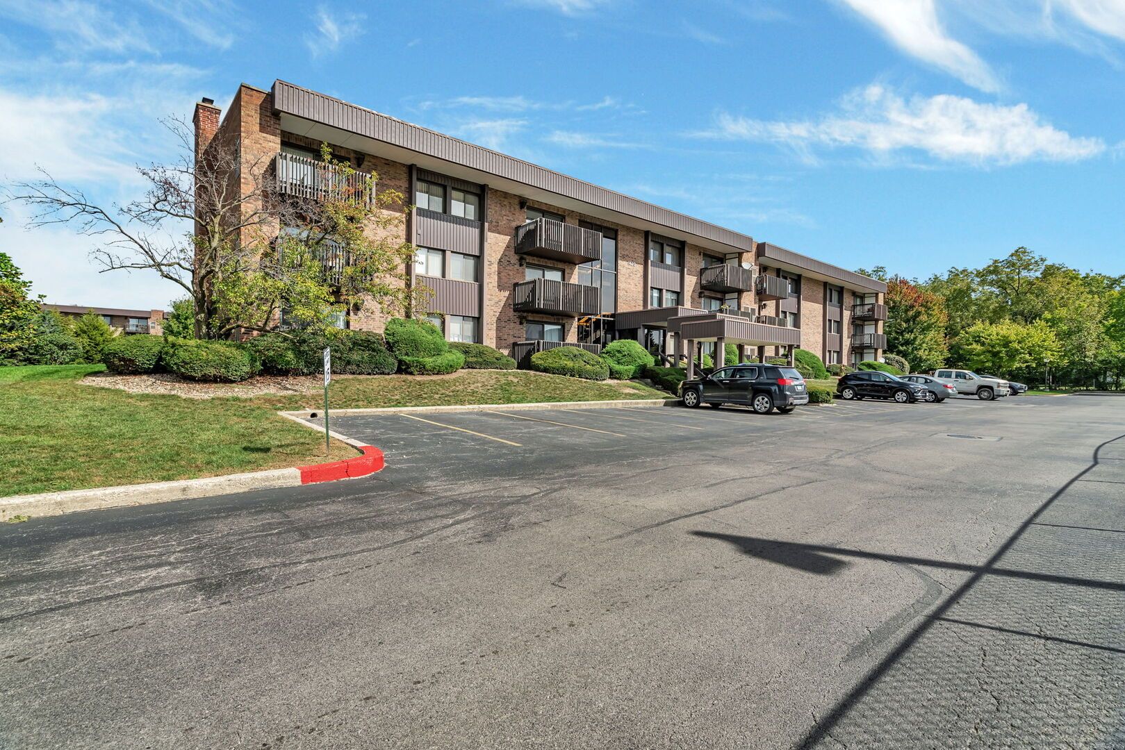 1420 Woodbridge Road #1H — Joliet, IL 60436