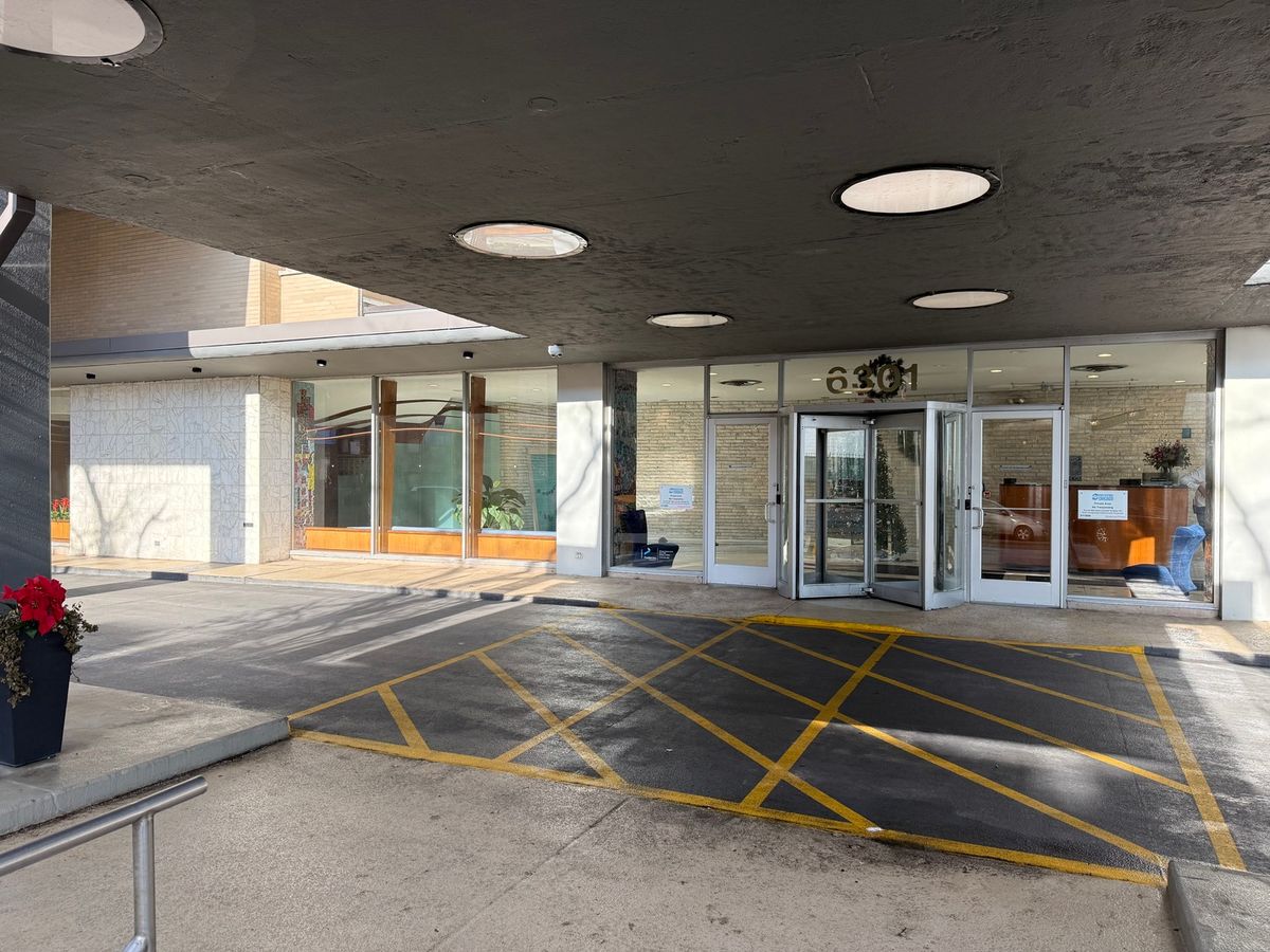 6301 SHERIDAN Road, Chicago, IL 60660