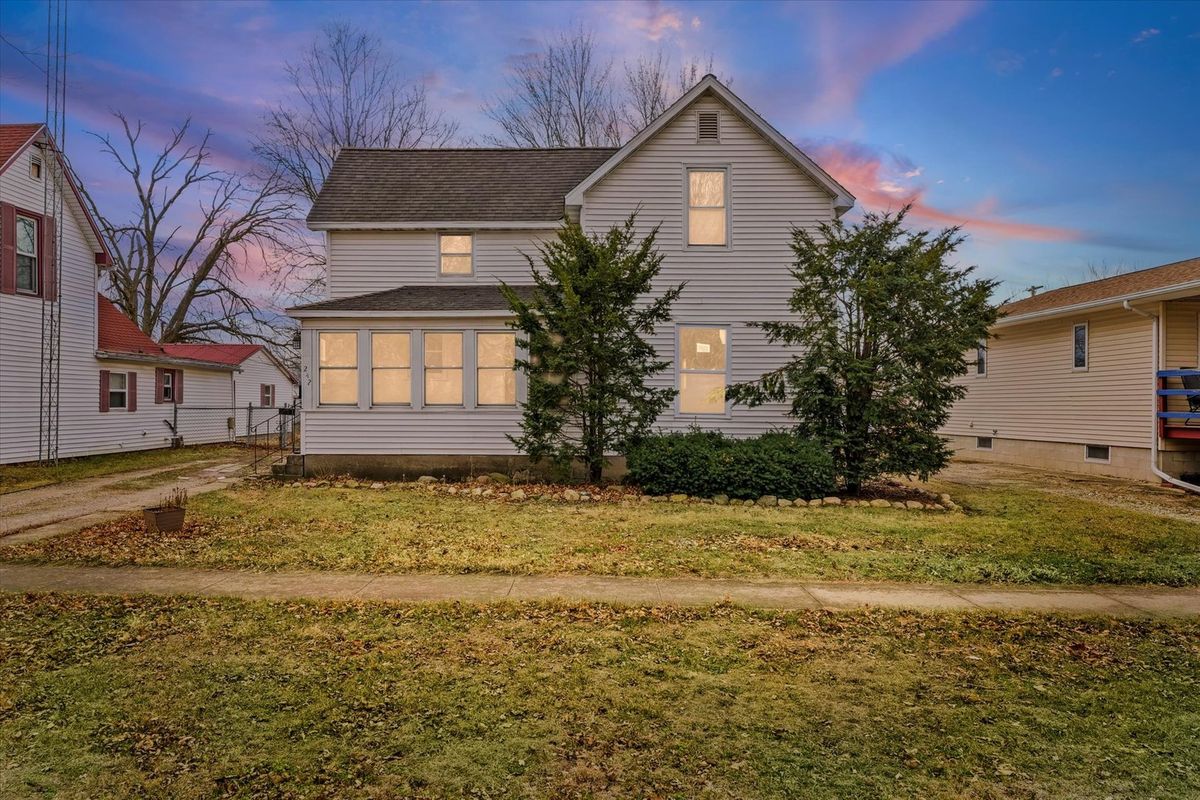 242 Pine Street, Paxton, IL 60957