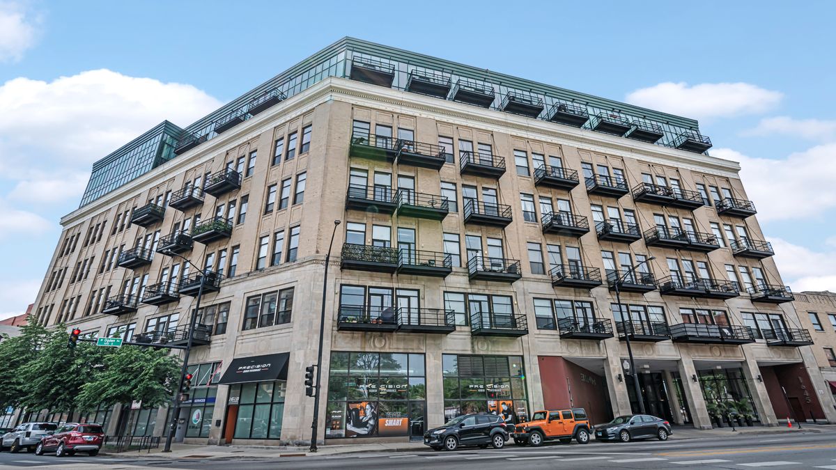 1645 Ogden Avenue, Chicago, IL 60612