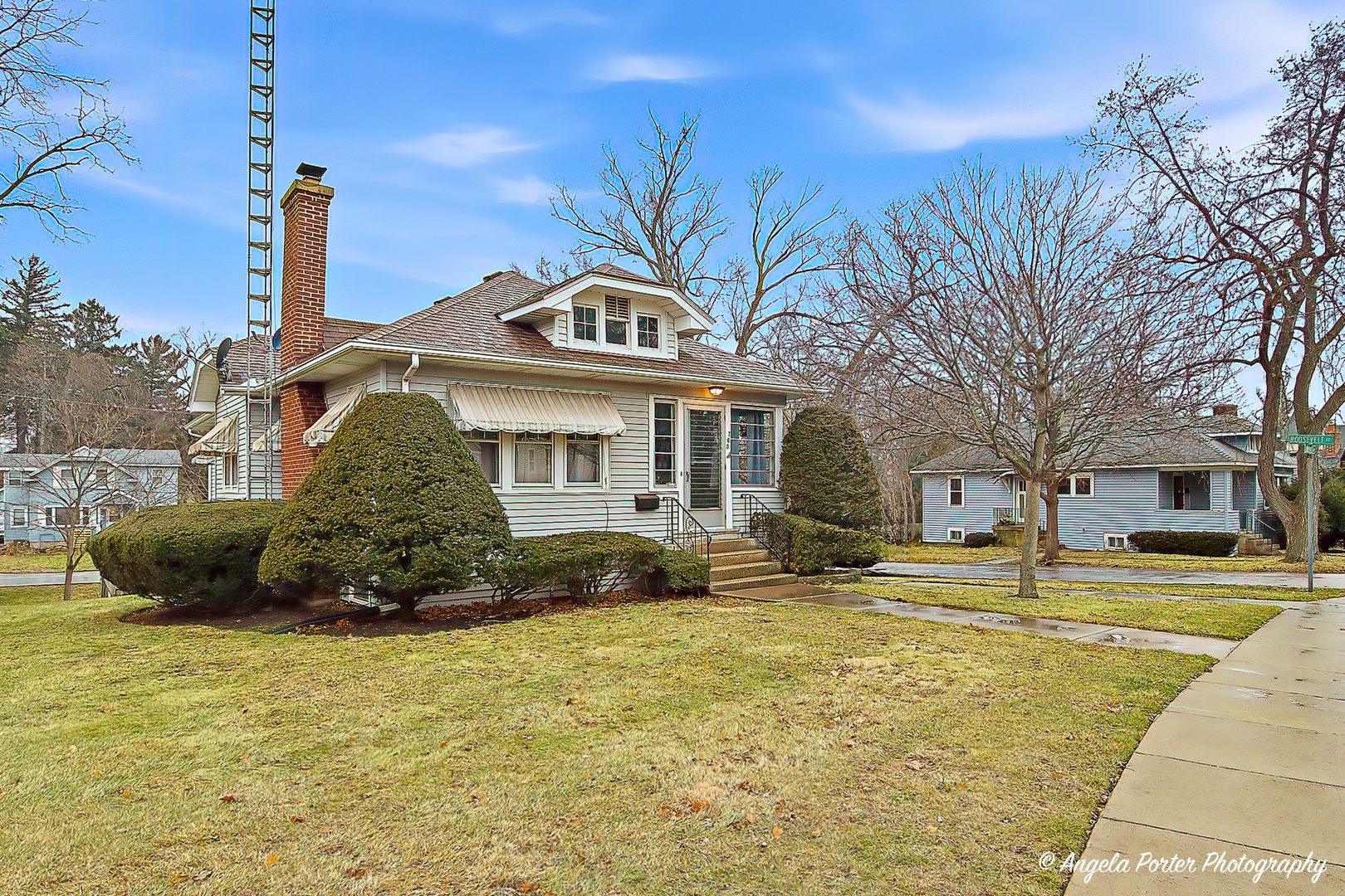 700 Lawndale Avenue — Woodstock, IL 60098