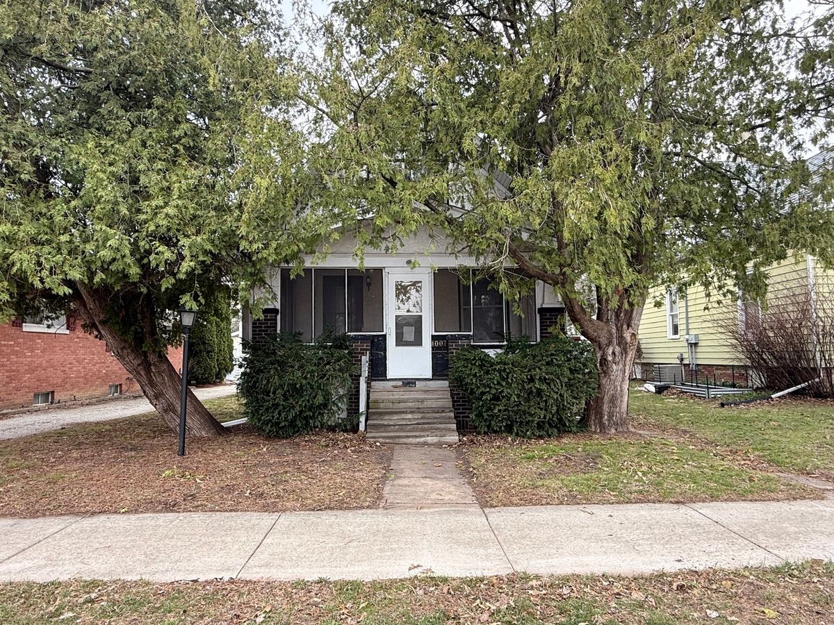 1007 Low Street, Bloomington, IL 61701