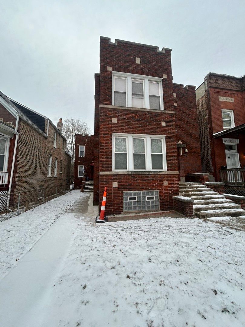 7113 Emerald Avenue, Chicago, IL 60621