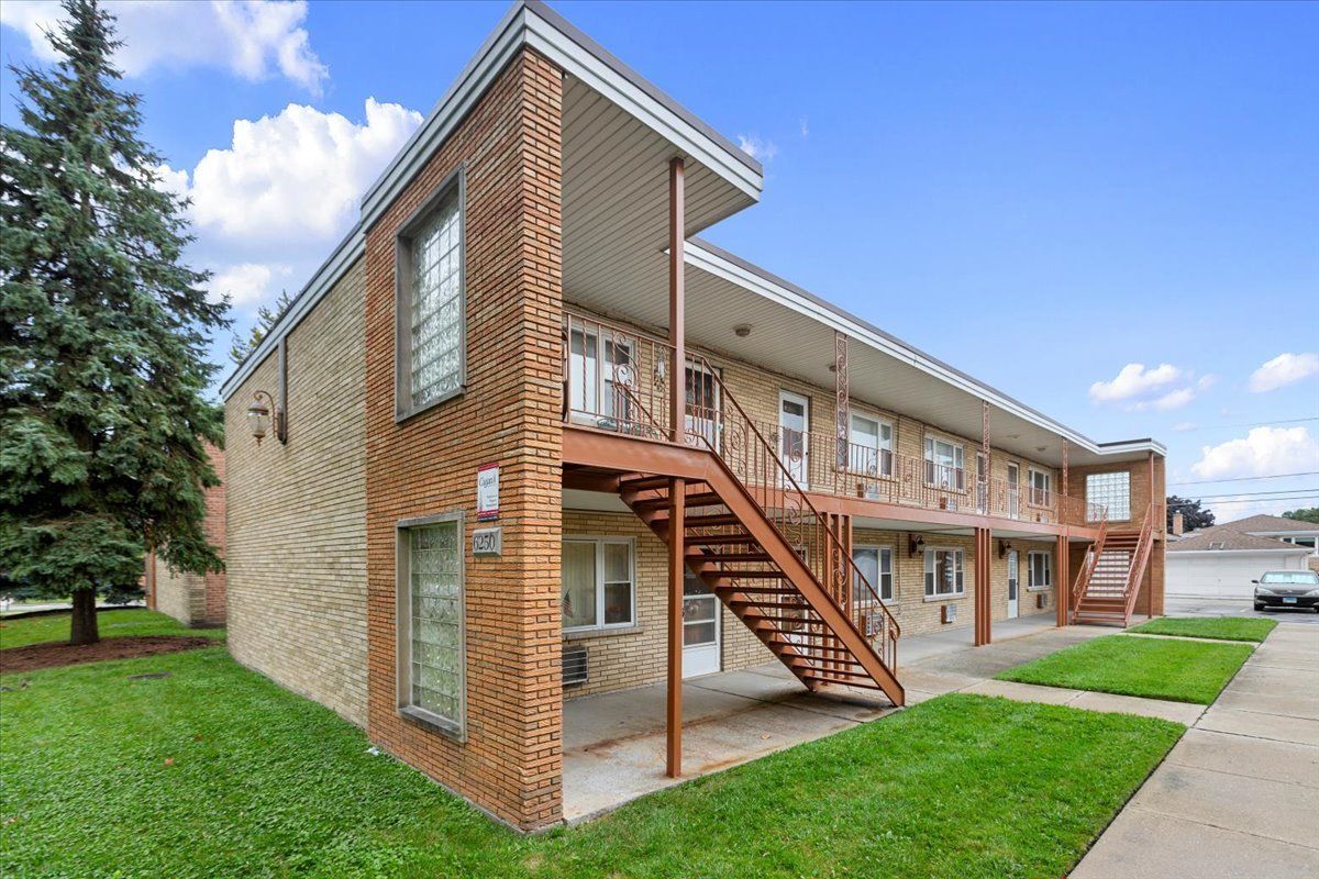 6212 64th Place, Chicago, IL 60638