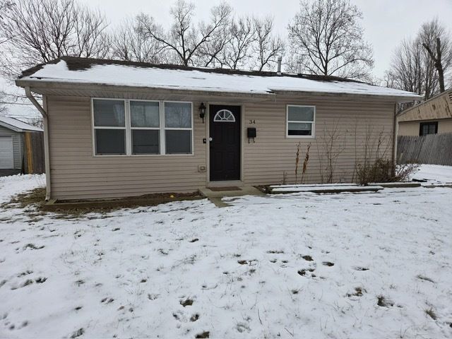 34 Cardinal Lane, Carpentersville, IL 60110