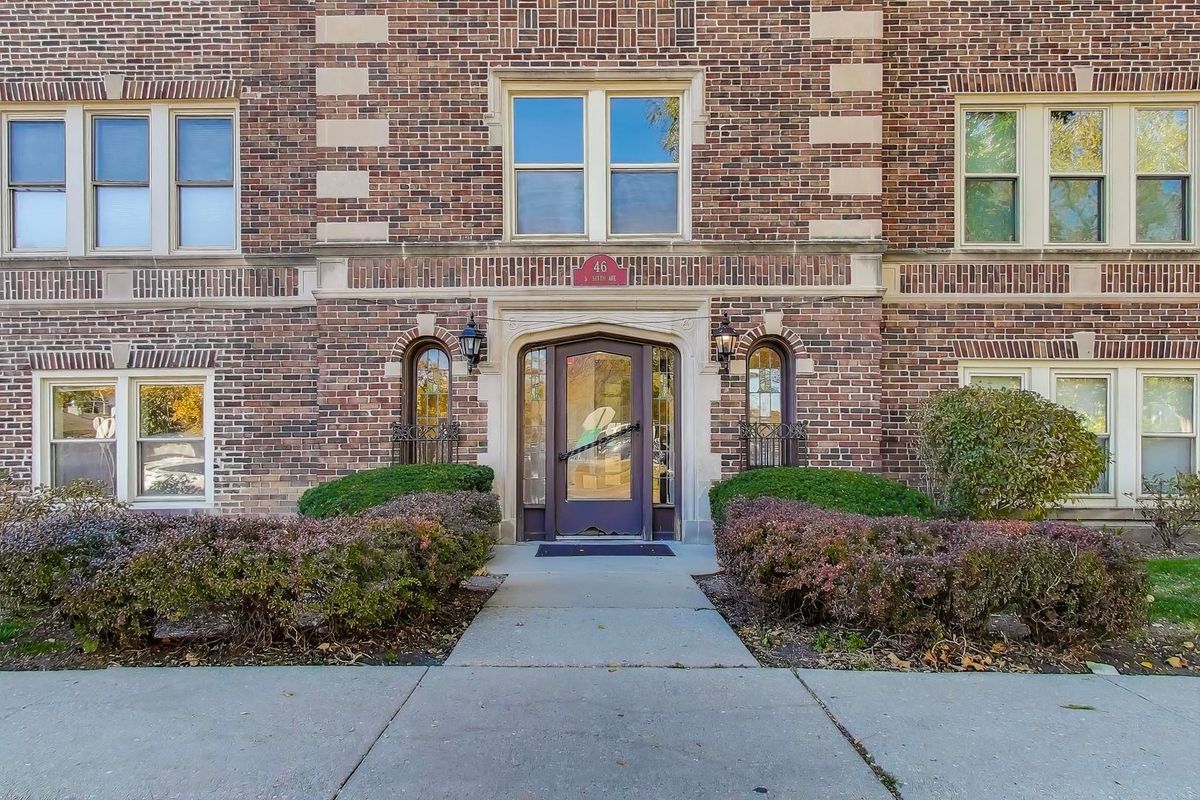 46 6th Avenue, La Grange, IL 60525