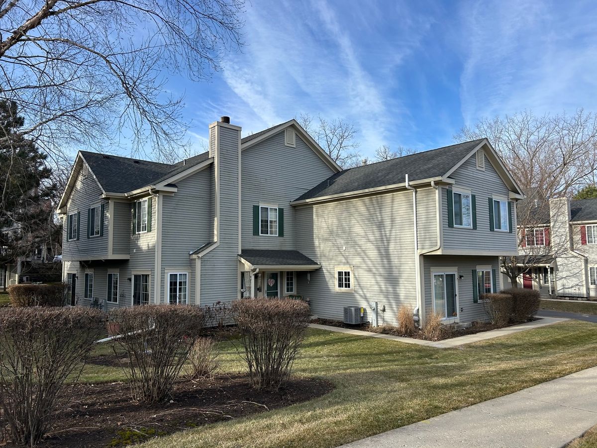 258 Windsor Court, South Elgin, IL 60177