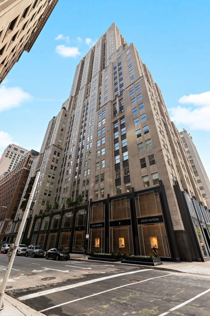 159 E Walton Place #PH — Chicago, IL 60611