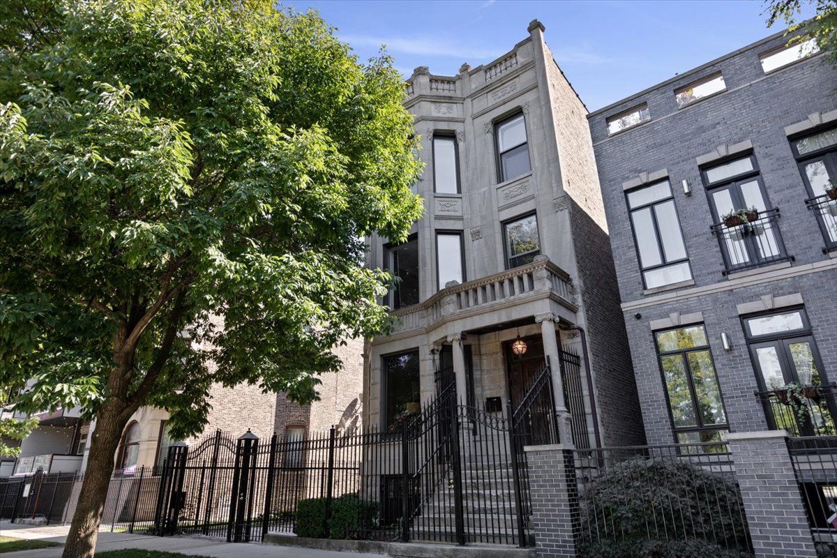 2845 W Division Street — Chicago, IL 60622