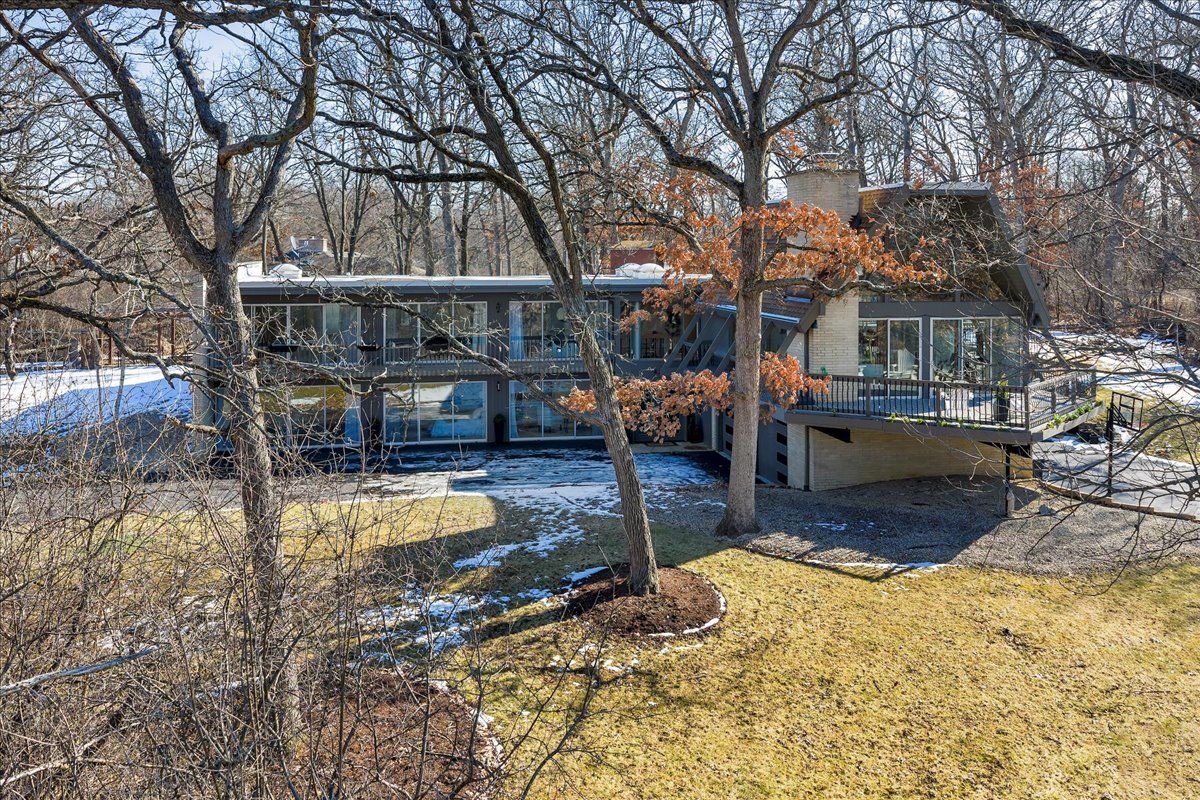 431 Maplewood Drive — Barrington, IL 60010
