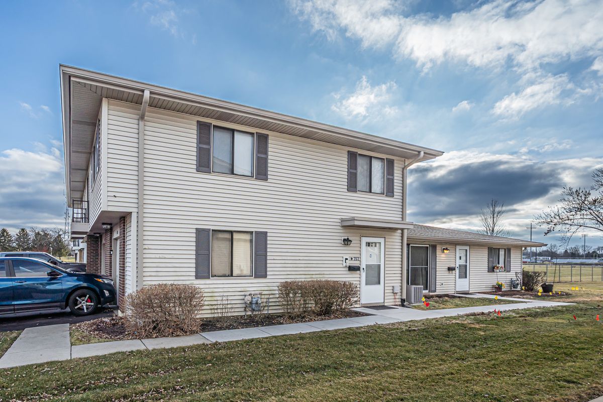 202 Nauset Lane, Schaumburg, IL 60194