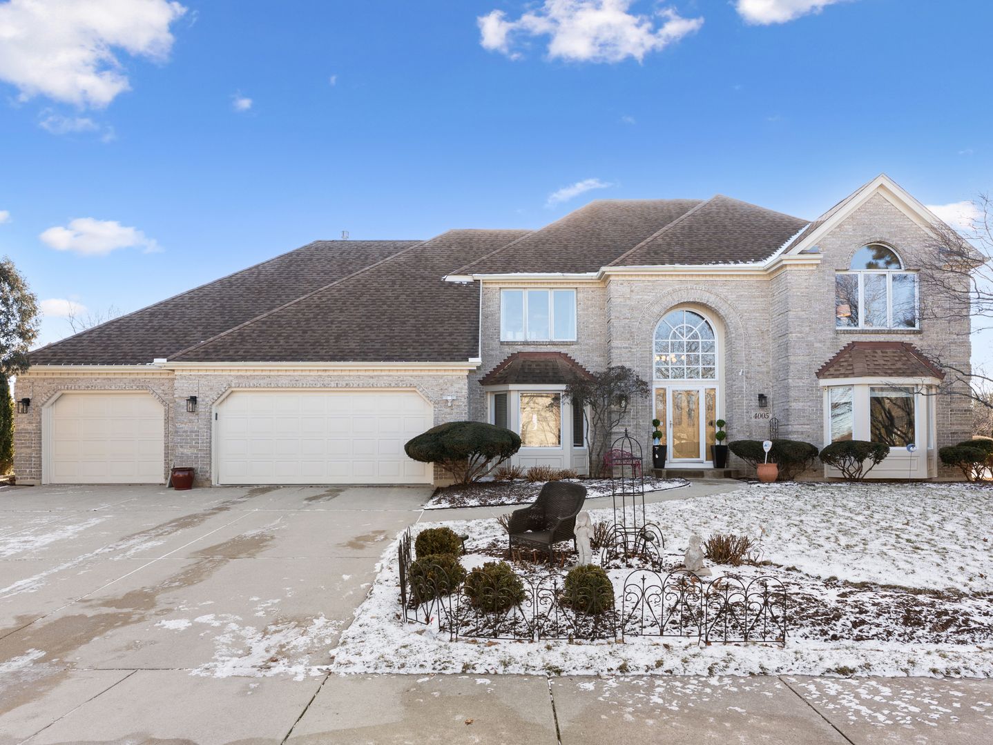 4005 White Eagle Drive — Naperville, IL 60564