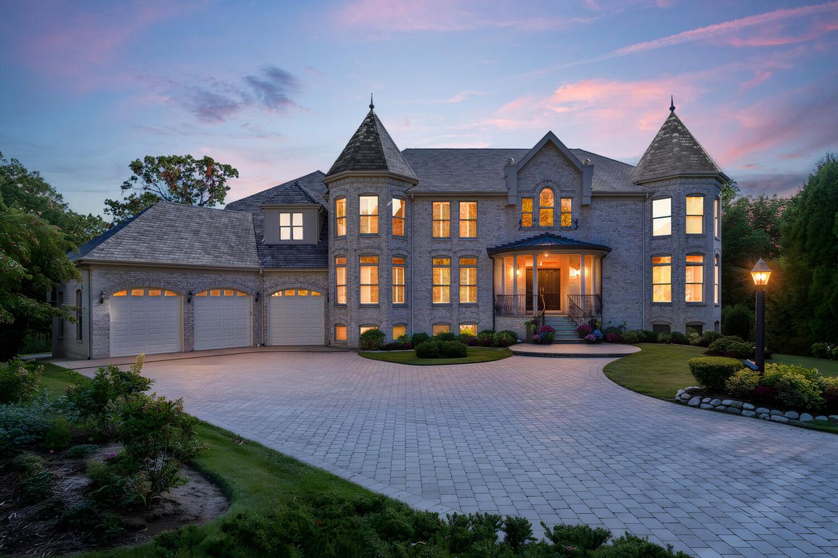 3481 Bradley Court, Highland Park, IL 60035