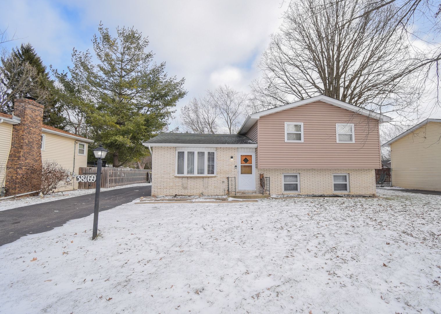 38169 N North Shore Avenue — Beach Park, IL 60087