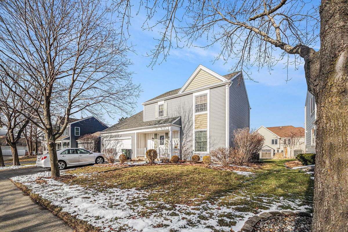 1279 Bison Trail, Carol Stream, IL 60188