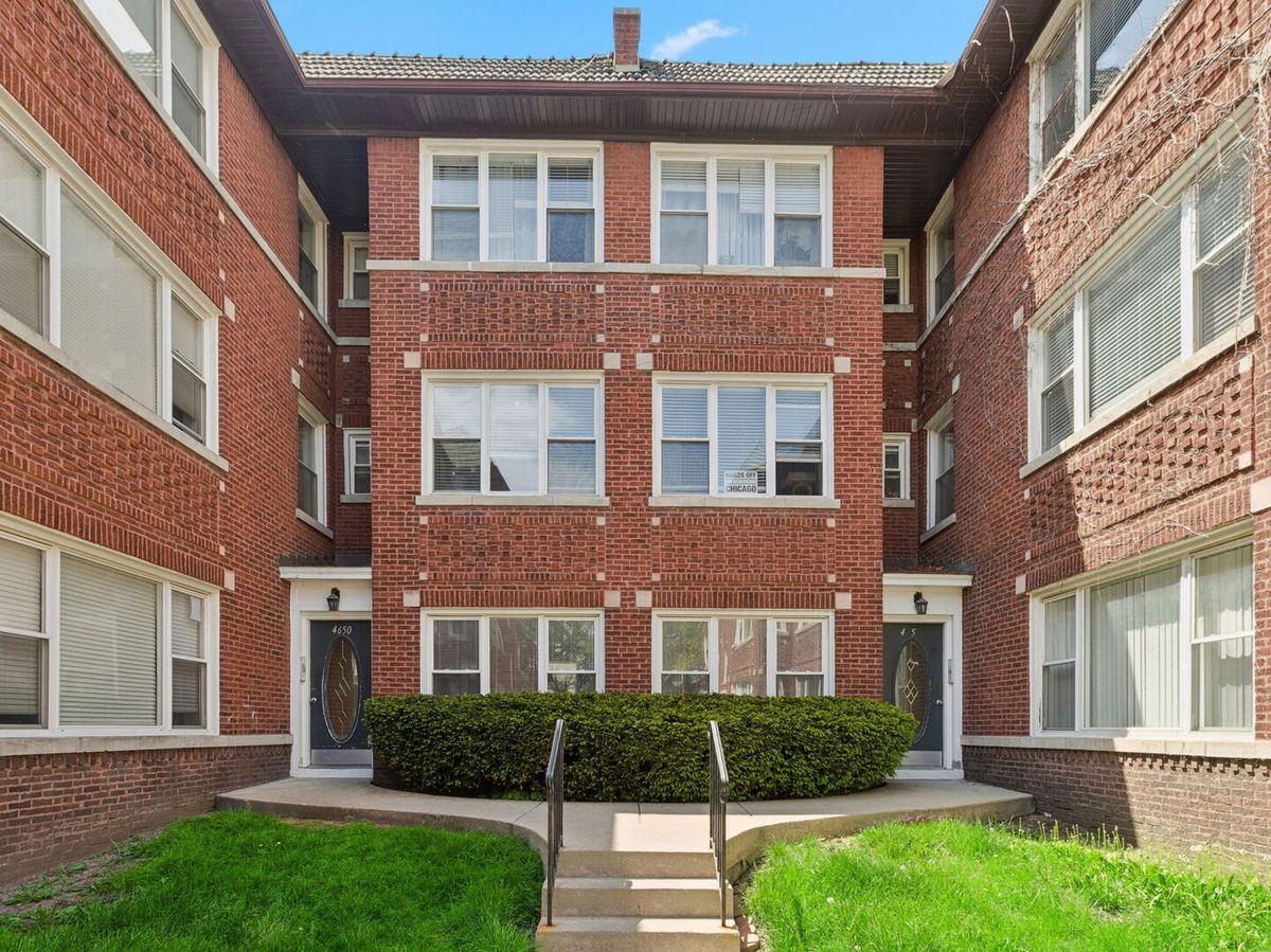 4650 Saint Louis Avenue, Chicago, IL 60625
