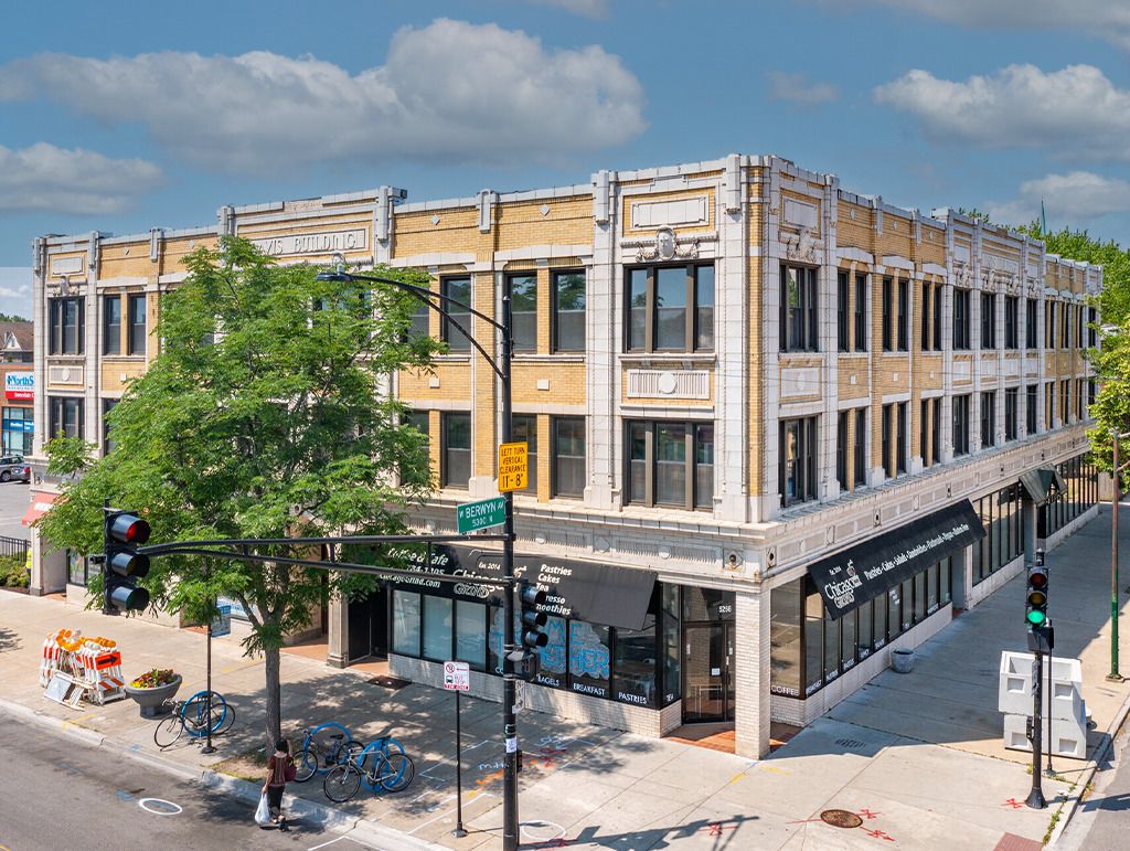 5256 N Broadway Street — Chicago, IL 60640