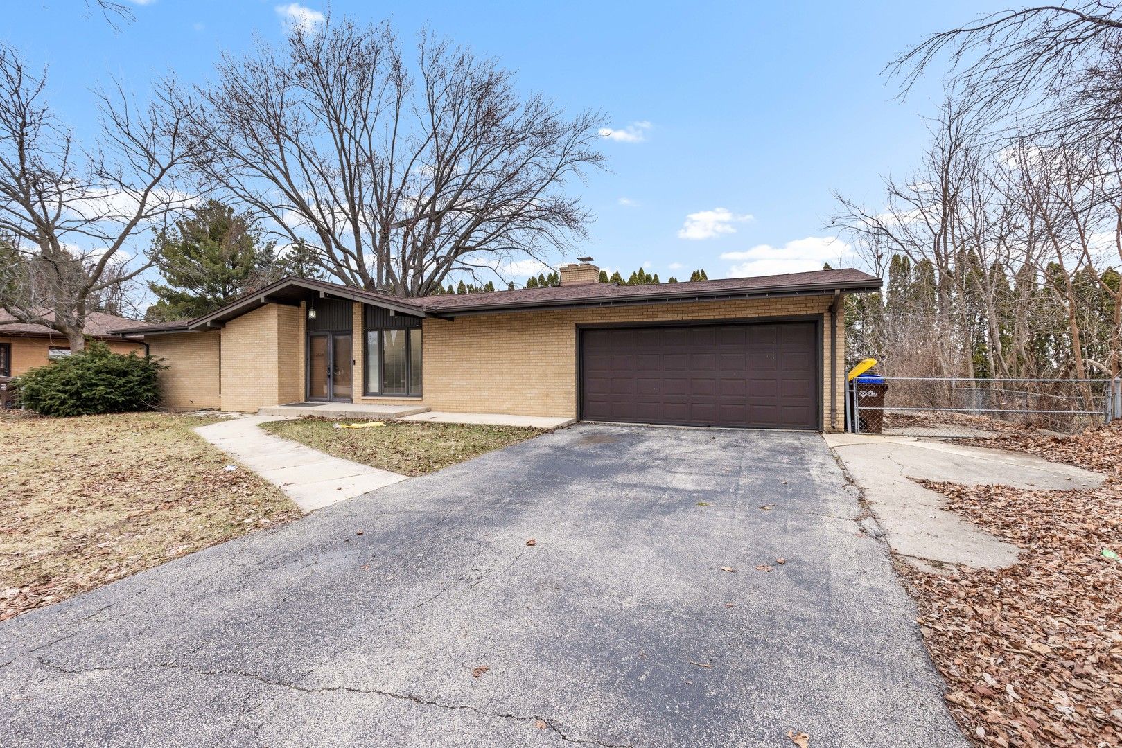 1303 Campus Hills Boulevard — Rockford, IL 61103