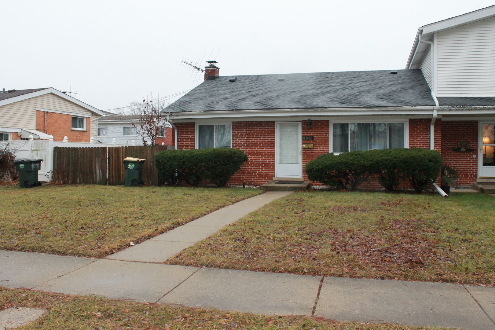 9071 Grace Avenue — Niles, IL 60714