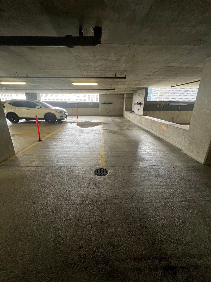 235 W Van Buren Street #P389T — Chicago, IL 60607