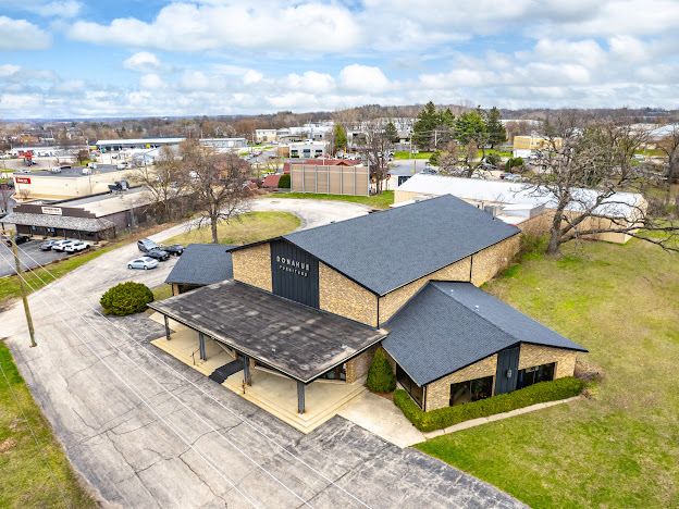 1345 S Eastwood Drive — Woodstock, IL 60098