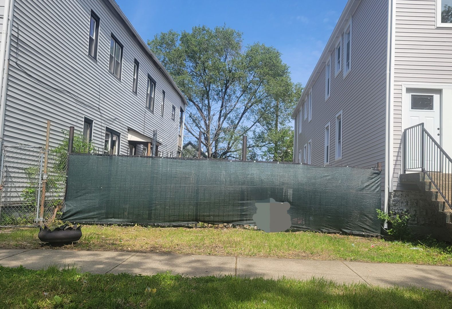 8415 S Mackinaw Avenue — Chicago, IL 60617