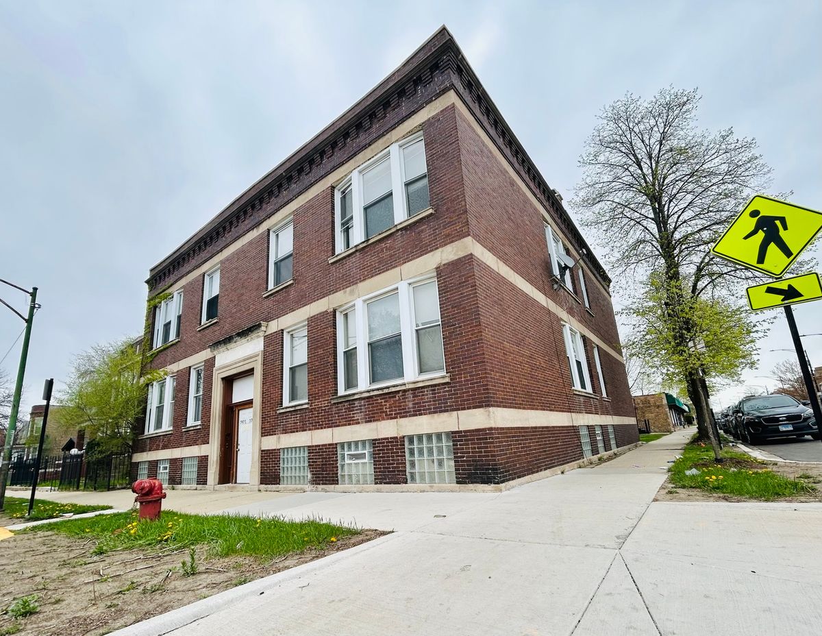 7459 Champlain Avenue, Chicago, IL 60619