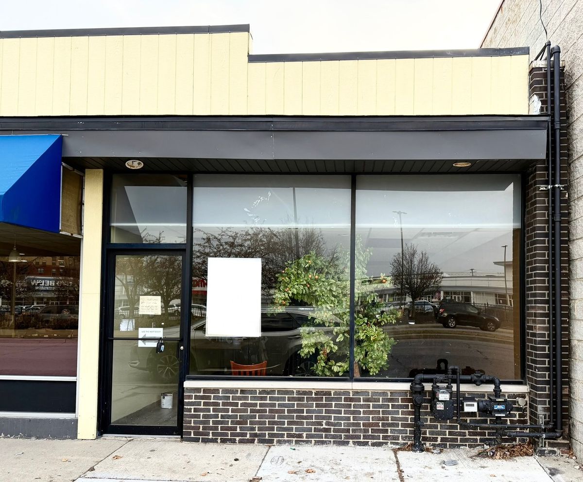 6152 Lincoln Avenue, Chicago, IL 60659