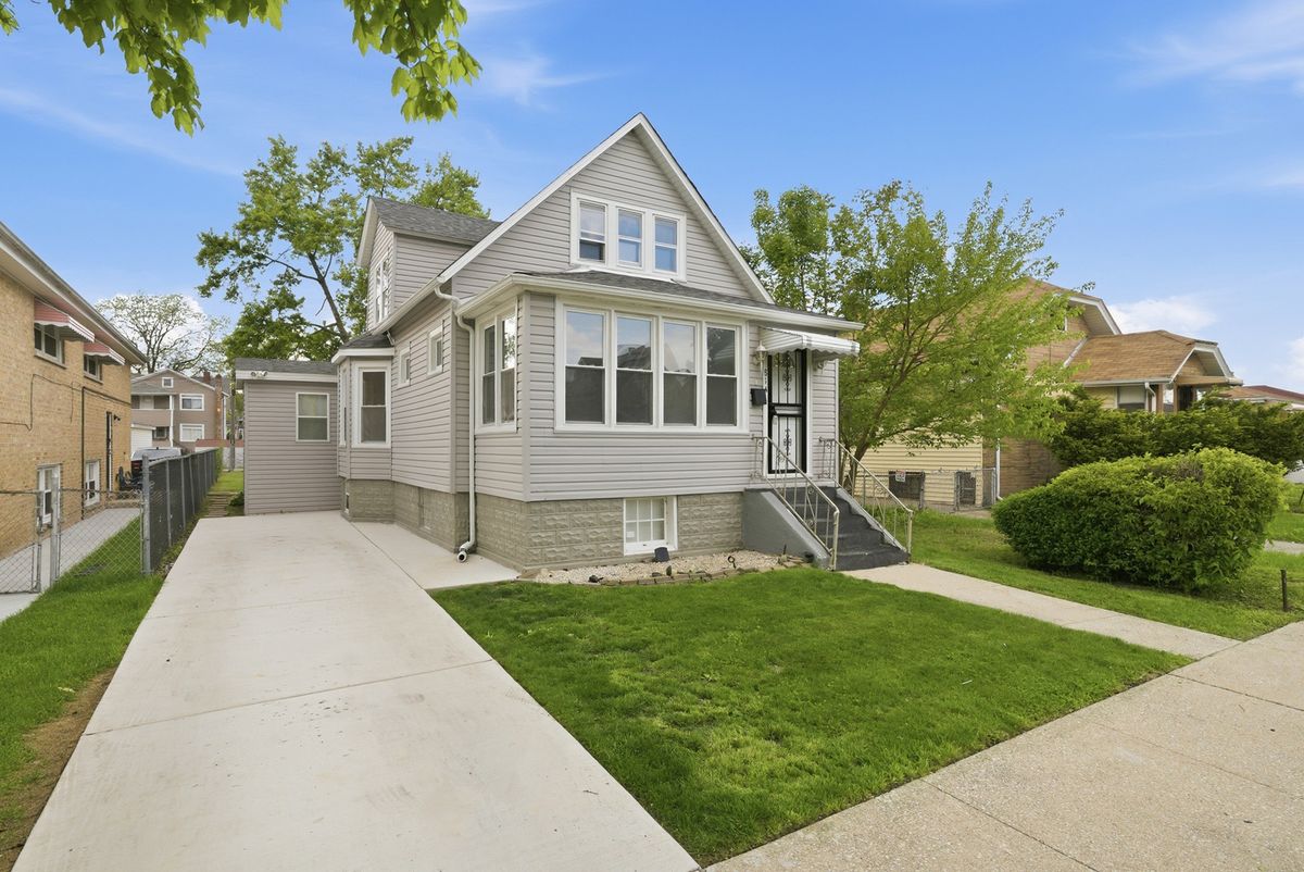 814 11th Avenue, Maywood, IL 60153