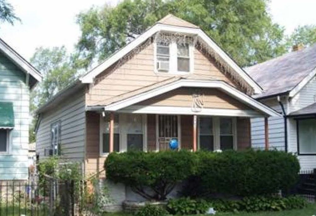 9942 S Wentworth Avenue — Chicago, IL 60628
