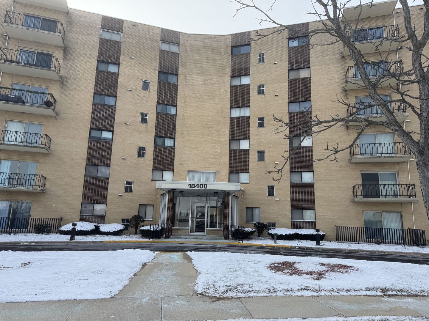 18400 Cherry Creek Drive #105 — Homewood, IL 60430