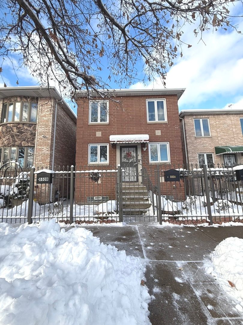 880 27TH Street, Chicago, IL 60608