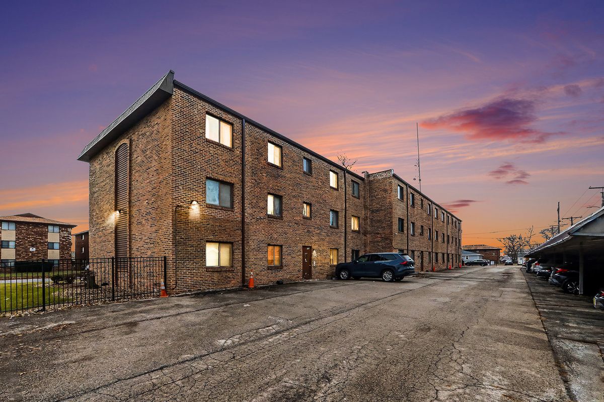 3018 Bernice Road, Lansing, IL 60438