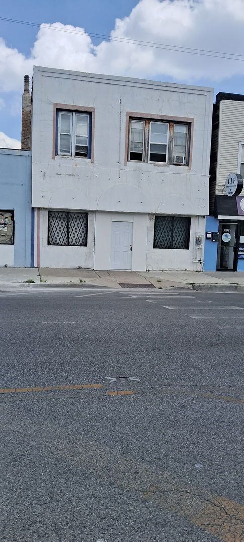 3804 W NORTH Avenue — Chicago, IL 60647